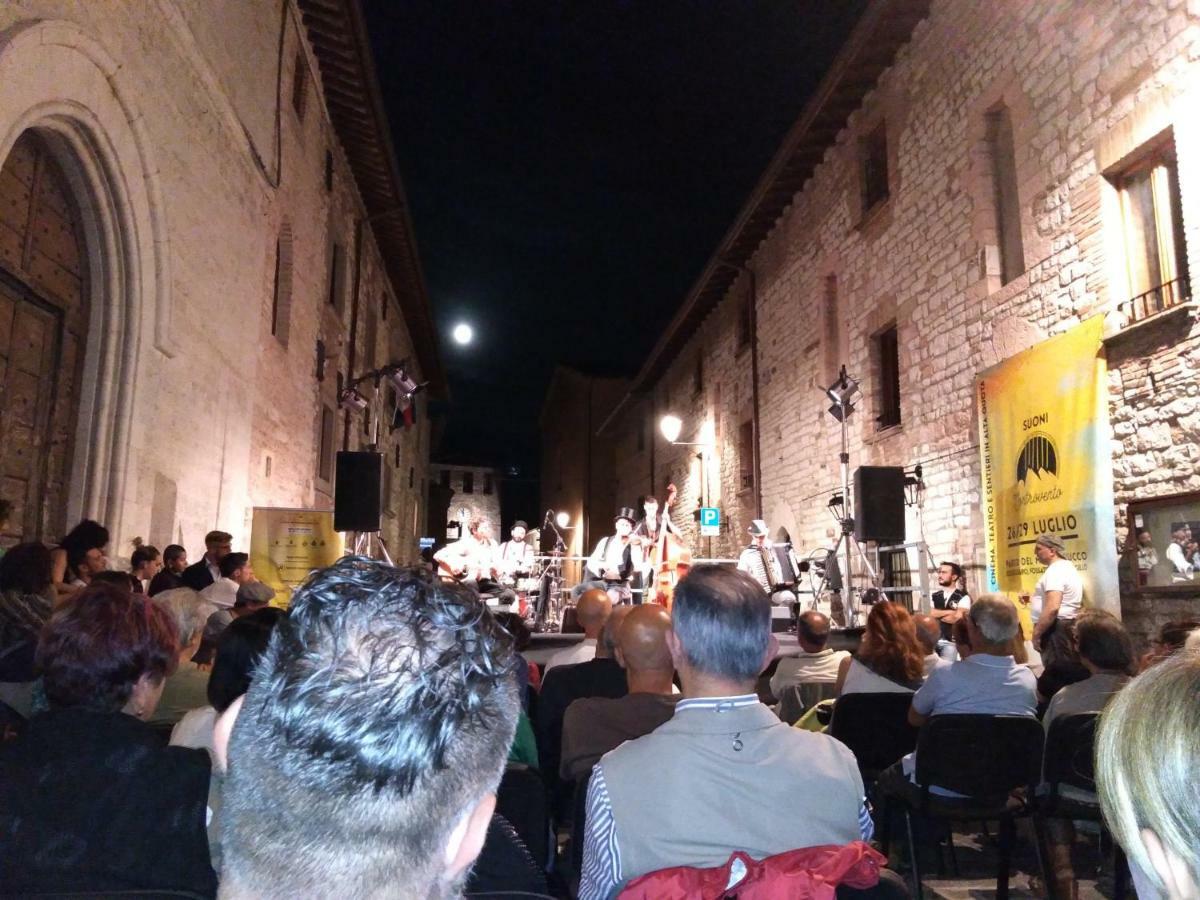 Il Risveglio Dei Sensi Villa Fossato di Vico Luaran gambar